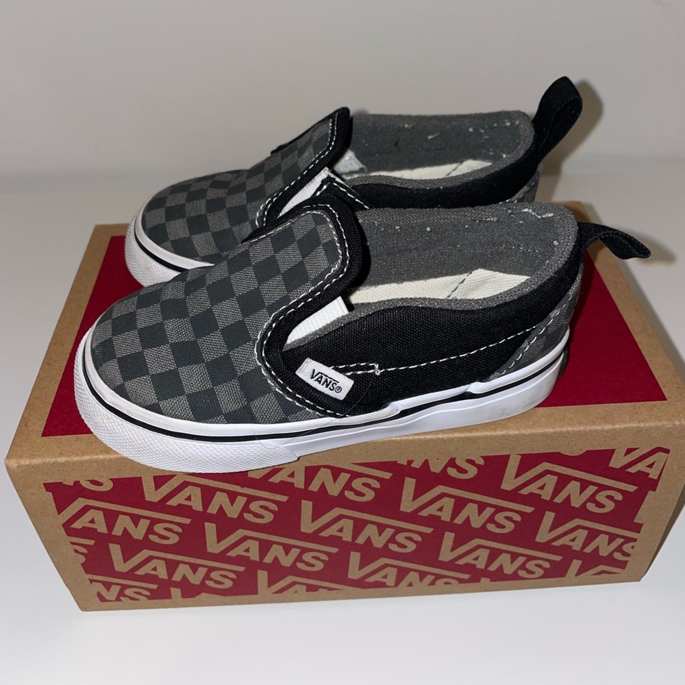 Vans Toddler Checkerboard Sneaker. Black/Gray size 6
